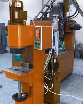 鉚接機廠家有哪些規格型號？